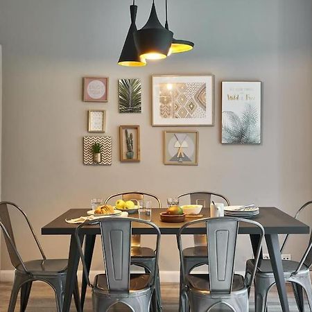 Magnificent 4 Bedroom Apartment In Eixample Барселона Екстер'єр фото