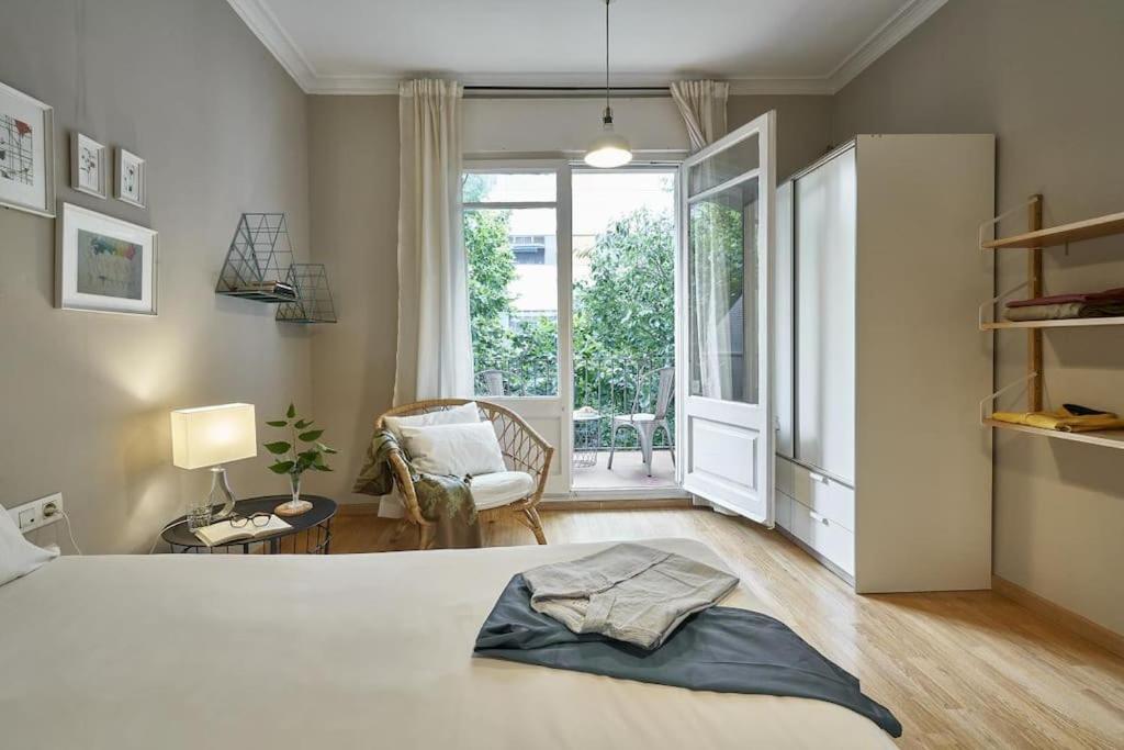 Magnificent 4 Bedroom Apartment In Eixample Барселона Екстер'єр фото