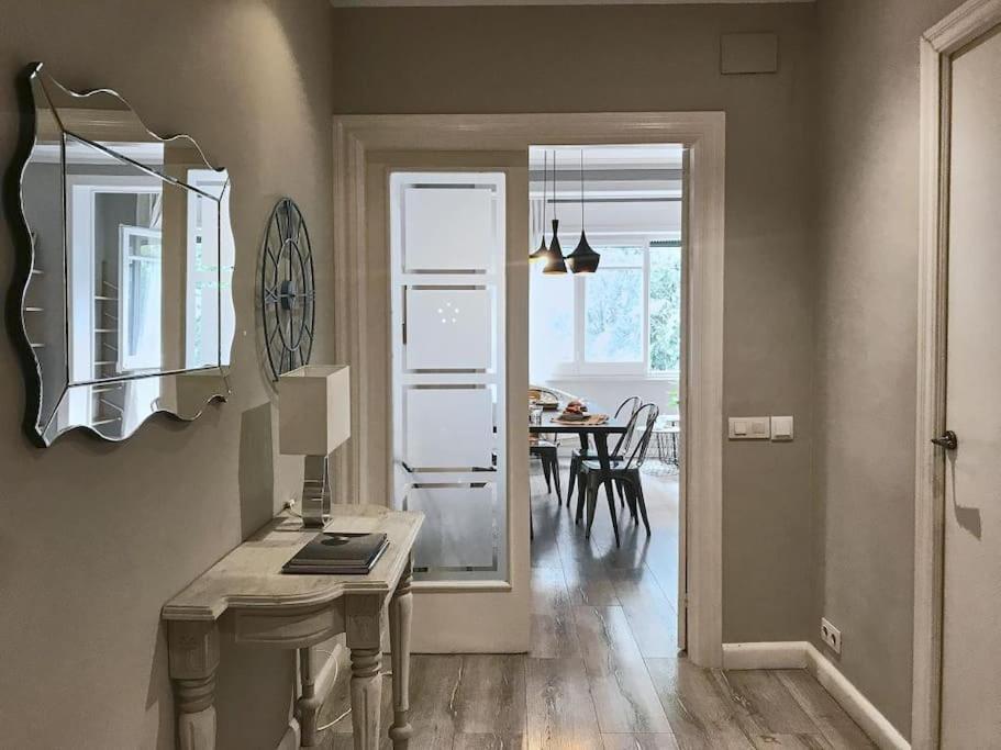 Magnificent 4 Bedroom Apartment In Eixample Барселона Екстер'єр фото