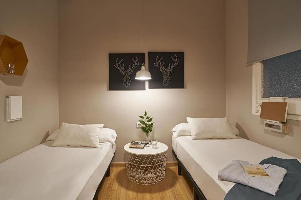 Magnificent 4 Bedroom Apartment In Eixample Барселона Екстер'єр фото